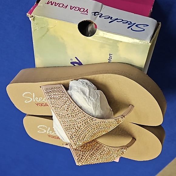 Skechers yoga foam sandals - Picture 2 of 2